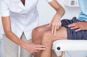 Φυσική εξέταση του γόνατος για τη διάγνωση της αρθρώσεως