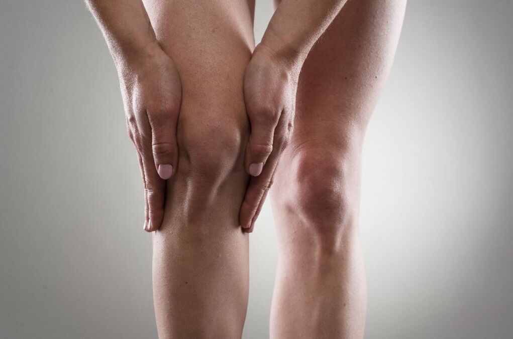 Το πρώτο σύμπτωμα της γοναρθρώσεως είναι ο πόνος στο γόνατο